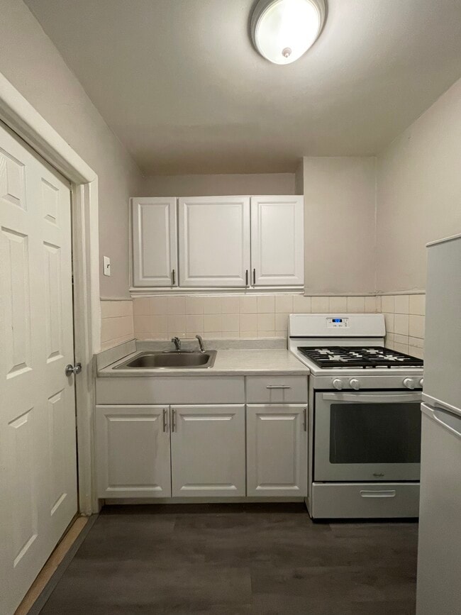 237 Duncan Ave unit 6, Jersey City, NJ 07306 - photo 2