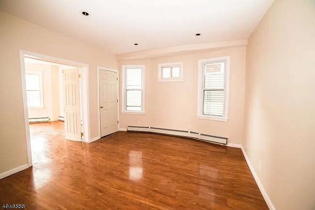 889 S 14th St unit 889 S 14th St 2nd Fl, Newark, NJ 07108 - photo 7