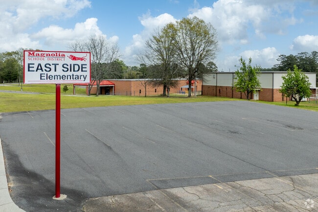 East Side Elementary School is part of the Magnolia School District.