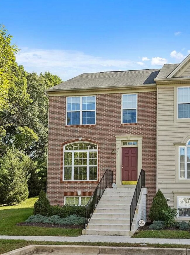 1211 Pear Blossum Ct, Catonsville, MD 21228