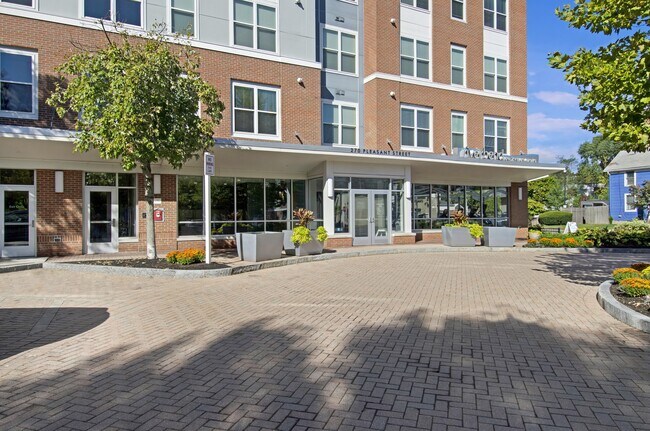 Riverbend on the Charles, Watertown, MA 02472 - photo 5