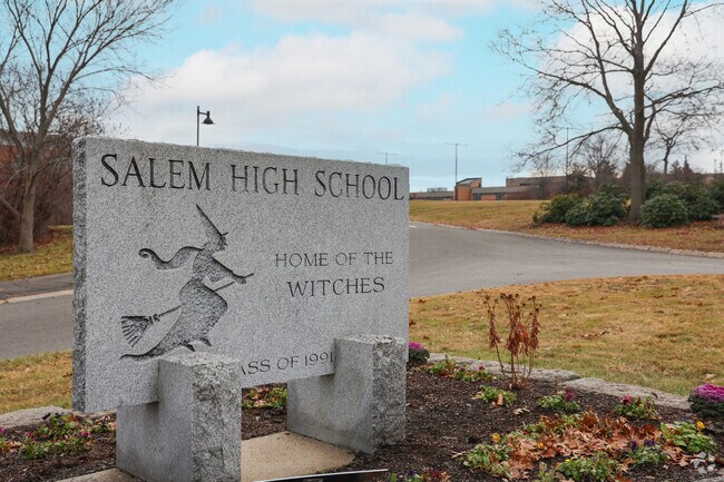 Salem High School hosts students from 9th through 12th grade.