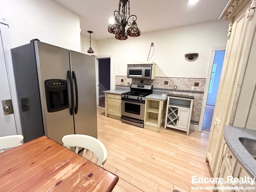 17 Sachem St unit 1, Roxbury Crossing, MA 02120 - photo 1