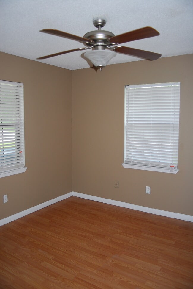 15724 Cook Rd unit A, Biloxi, MS 39532 - photo 5