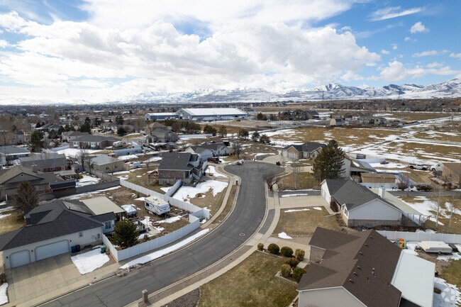 Shadow Mountain features quiet residential streets.