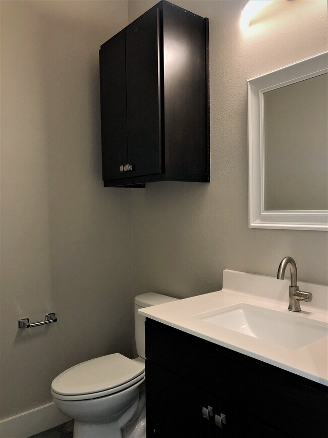 10673 Brothers Ln Unit B, Flint, TX 75762