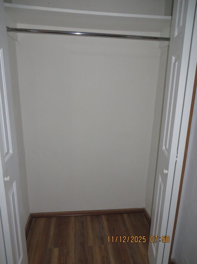 423 E 8th St unit A, Anderson, IN 46012 - photo 6