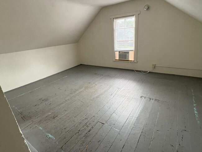 1116 E Davenport St, Iowa City, IA 52245 - photo 6