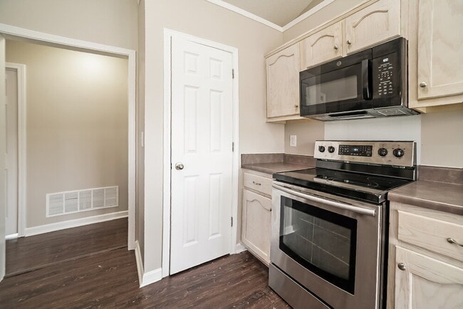 1776 Cresent Ln, Southaven, MS 38671 - photo 7