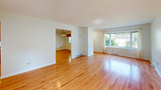 399 Purdue Ln, Elgin, IL 60123 - photo 2