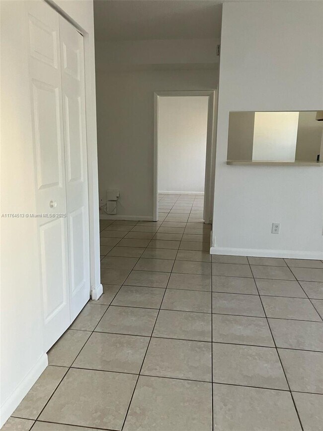 800 Cypress Park Way, Deerfield Beach, FL 33064