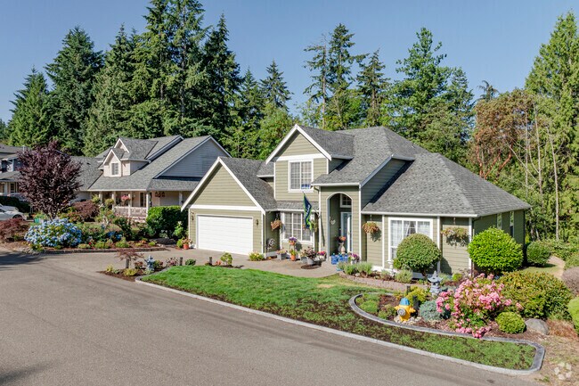 Landscaped and manicured lawns are in abundance in Silverdale WA.