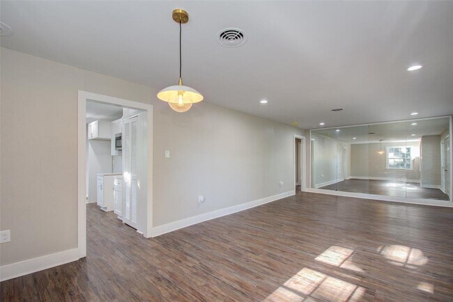 417 Sue St unit Main House, Houston, TX 77009 - photo 6