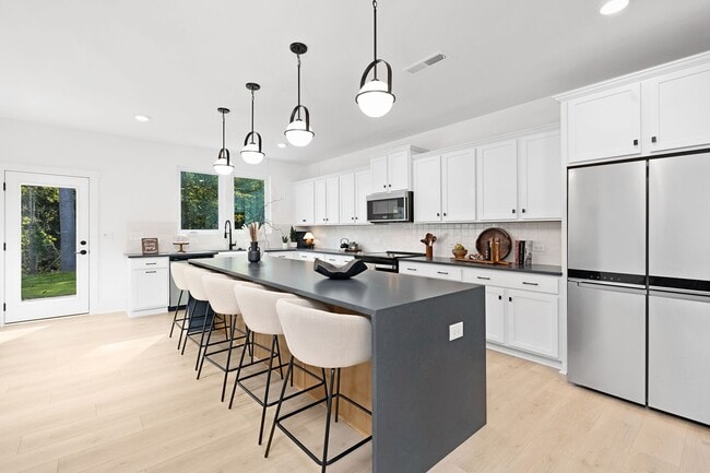 5212 Reedy Farm Cir unit 36893313, Greensboro, NC 27405 - photo 4