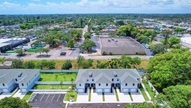 3871 Patio Ct, Lake Worth Beach, FL 33461 - photo 6