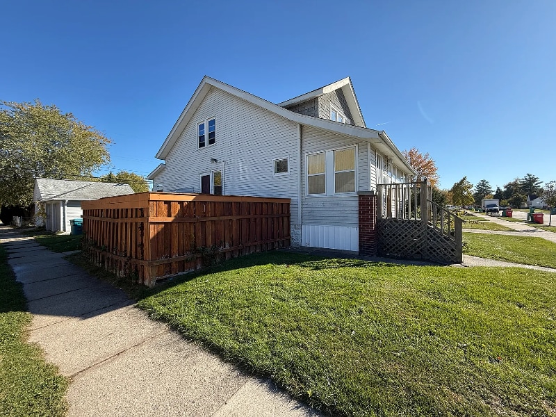 22174 Cushing Ave unit 2, Eastpointe, MI 48021 - photo 1