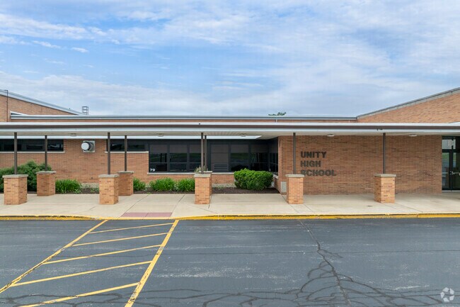 Unity High School has a student-teacher ratio of 16 to 1.