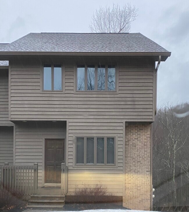 209 Aaron Smith Dr, Bridgeport, WV 26330