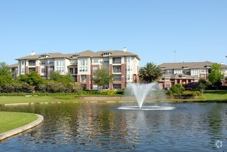 9550 Meyer Forest Dr, Houston, TX 77096