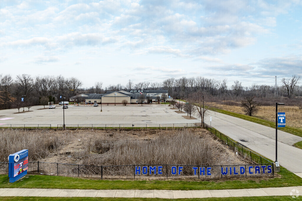 Entrance to main lot at Trillium Academy.