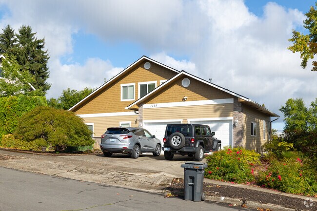 A NW contemporary home on Ewald Ave SE has a second floor and garage in Morningside.