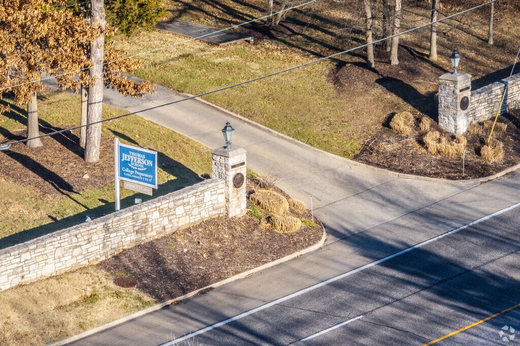 Thomas Jefferson School in Sunset Hills, MO offers various clubs and activities for students.