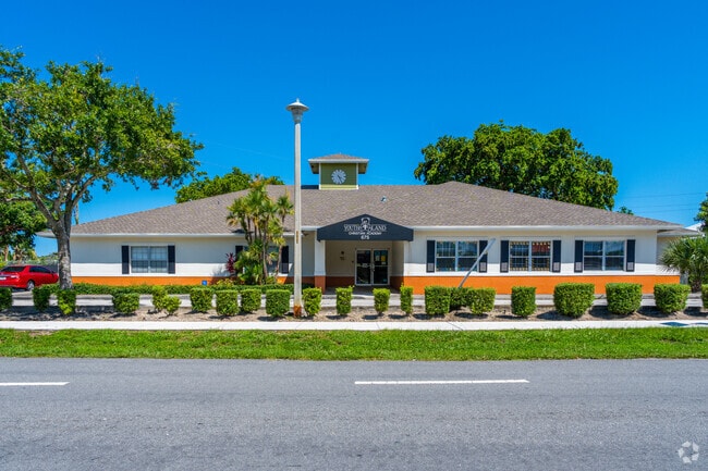 The main entrance to Youthland Christian Academy in Florida.
