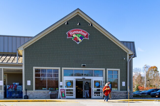 Hannaford is the main supermarket in North Berwick.