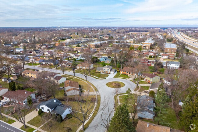 Winston Park homes sit on tidy lawns set within cul-de-sacs.