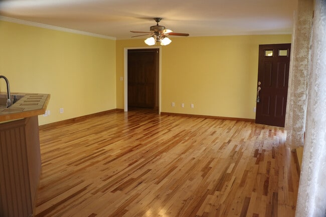 138 Cullen Ln, Statesville, NC 28625 - photo 4