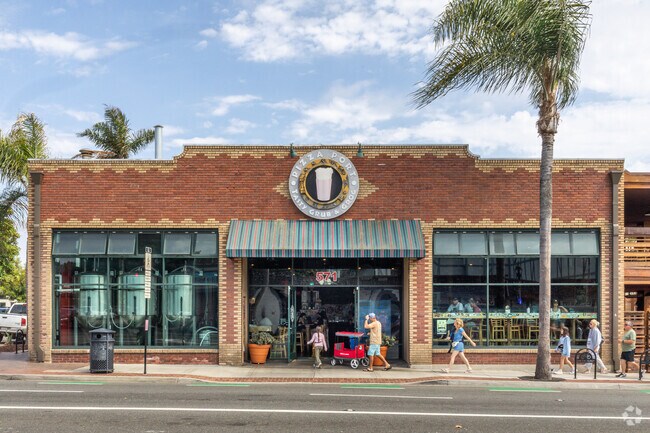 Enjoy a night with the family at Pizza Port near Robertson Ranch.