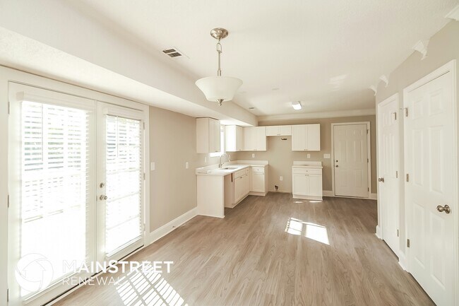 2190 Surrey Trail, Atlanta, GA 30349 - photo 6