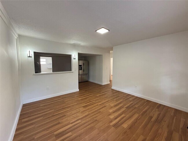 6301 Moseley St, Hollywood, FL 33024 - photo 4