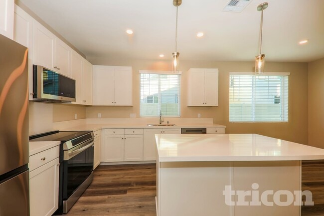 29397 Walnut Tree Way, Winchester, CA 92596 - photo 2