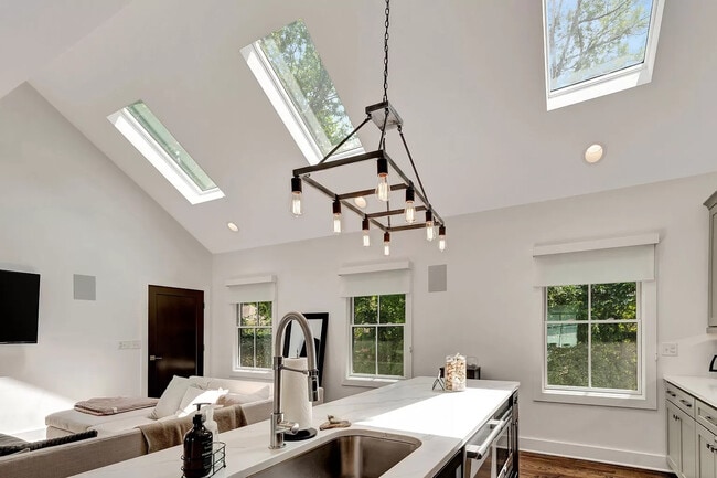 1825 Lombardy Ave unit B, Nashville, TN 37215 - photo 7