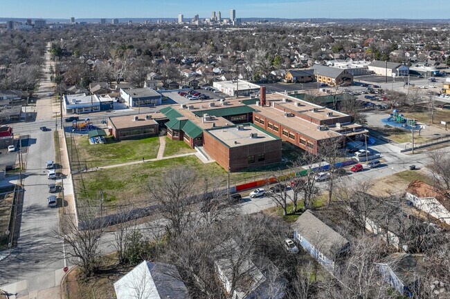 Lanier Elementary School has a rich tradition of academic and personal excellence.