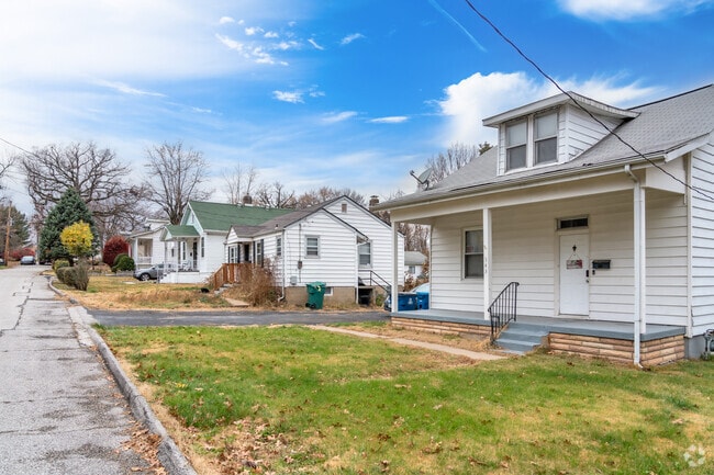 The Riverview neighborhood has a large variety of home styles.