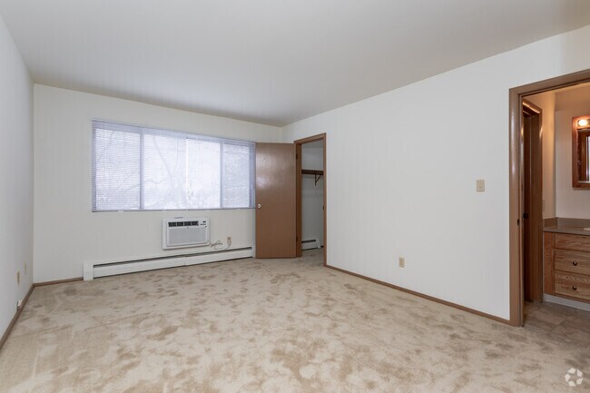 Whitnall Gardens Apartments, Hales Corners, WI 53130 - photo 5