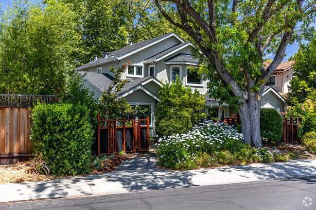 Charleston Gardens enjoys a diverse housing stock.