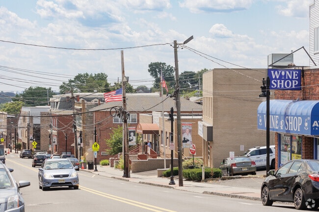 The downtown area of Carlstadt offers residents a multitude of dining and retail options.