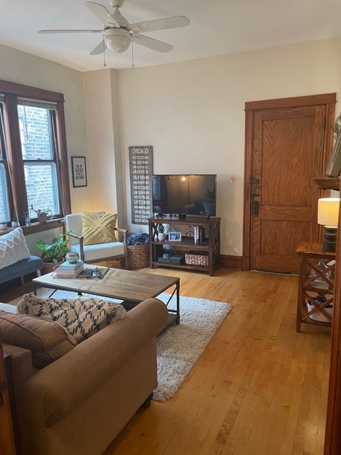 2217 Rice W St unit 2R, Chicago, IL 60622 - photo 3