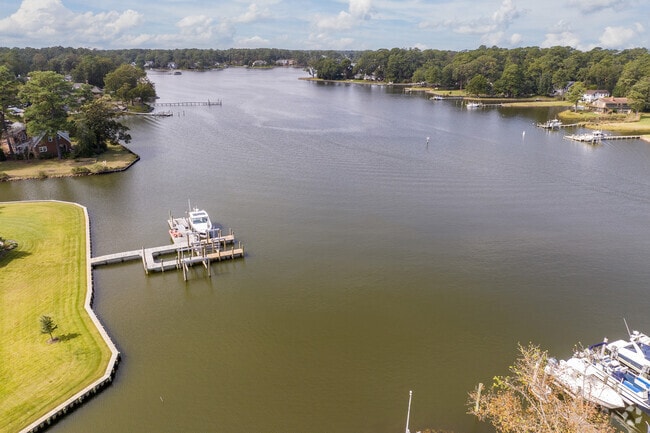 Waterway access in Linkhorn Park offers scenic views and proximity to Little Neck Creek.
