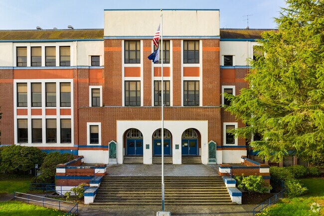 Jefferson High School main entrance in the Humboldt Neighborhood.