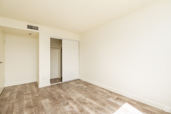 636 N HILL PLACE, Los Angeles, CA 90012 - photo 6