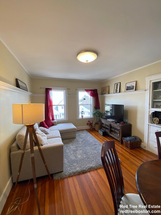 258 Belmont St Unit 3, Watertown, MA 02472