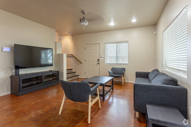 5BR, 2BA - 1,839SF - Living Room