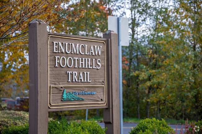 Foothill Trail signage.