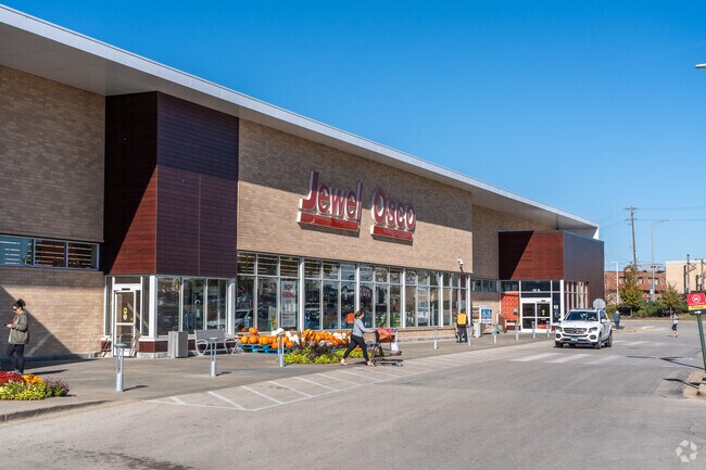 Briarwood has several great grocery options including a Jewel Osco.