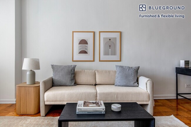 315 E 86th St unit FL18-ID1326, New York, NY 10028 - photo 2