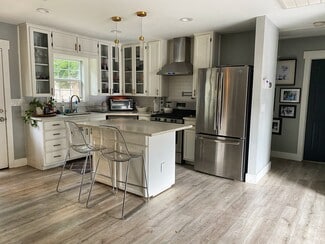 2802 W 45th St, Austin, TX 78731